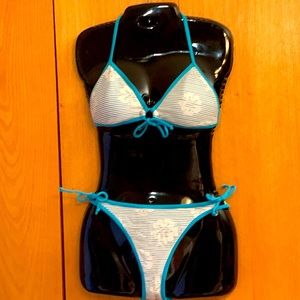 No Boundaries Aqua white floral laser cut string bikini S top M bottom VGUC